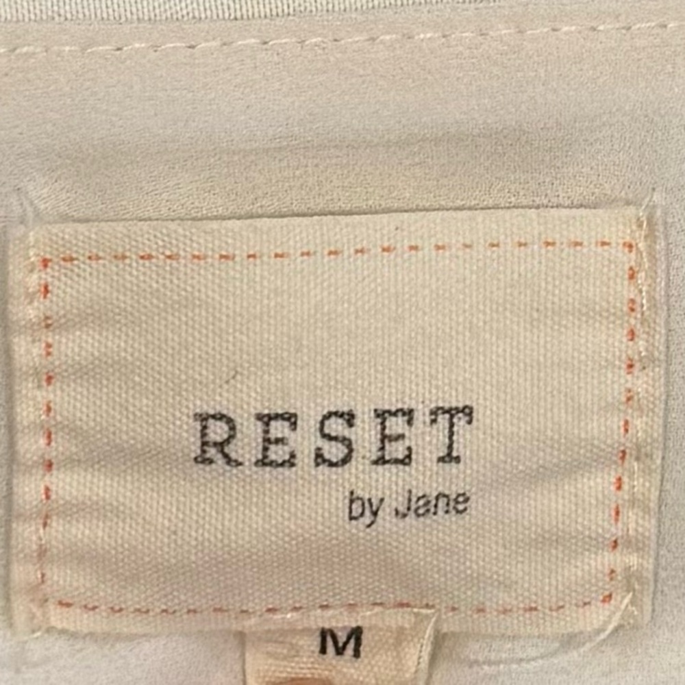 Reset by Jane Cropped Long-Sleeves V-Neck Shirt with Tiered Ruffle Sleeves Sz M - Picture 4 of 6